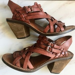 Beautiful Lucky Brand leather sandals
